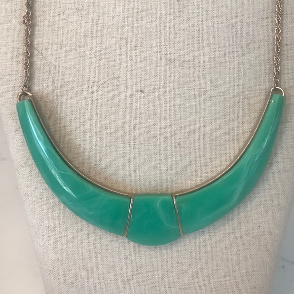 3/$24 Faux Jade Statement Necklace - Picture 2 of 2